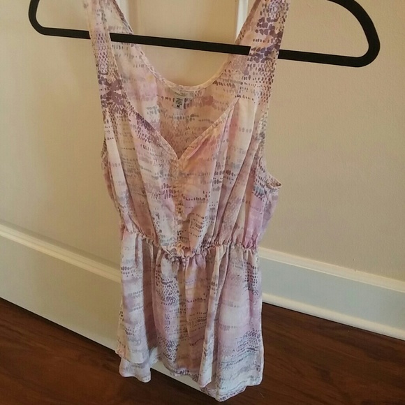 Size Medium Flowy Top