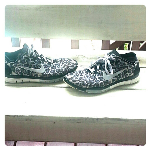 Nike free 5.0 gray cheetah print