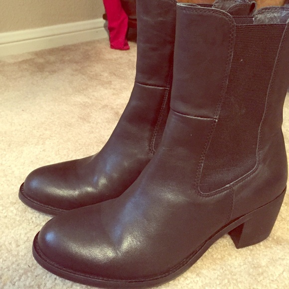 Size 7 black leather pull on boots