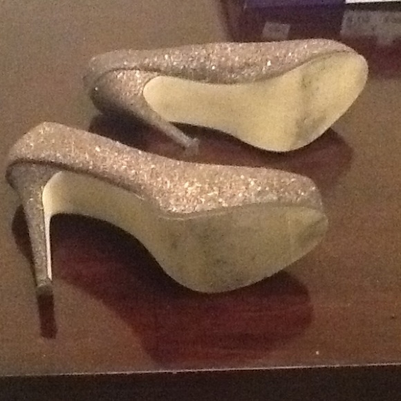 Heels - Picture 2 of 2