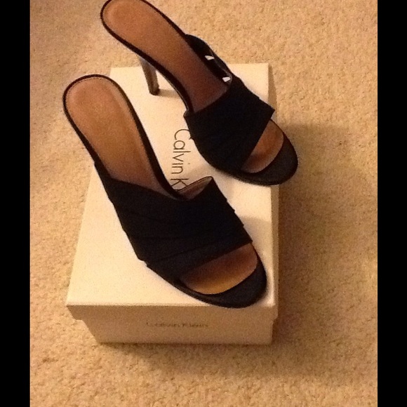 Calvin Klein Rona Elastic High Heels