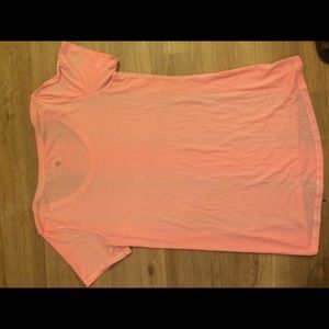 Lululemon pink workout tee!