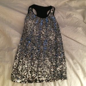 Sequin tank