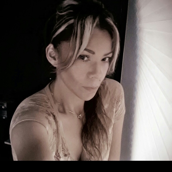 Meet your Posher, Leticia - Picture 2 of 4