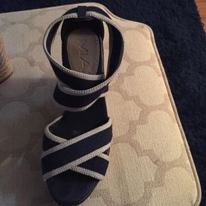 Mia wedges