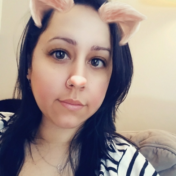 Meet your Posher, Amy - Picture 2 of 4