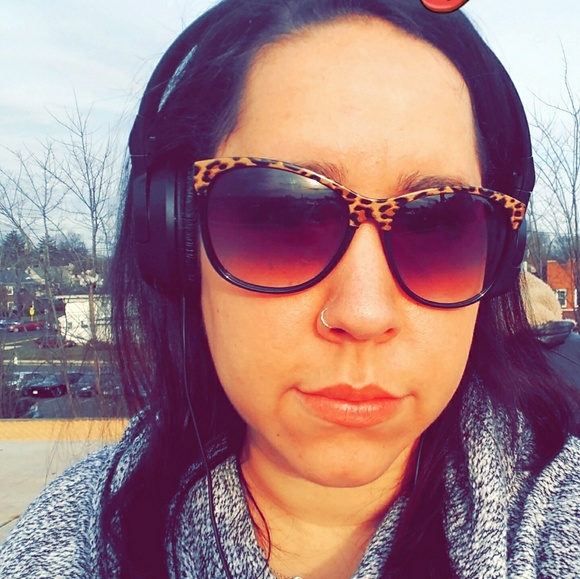 Meet your Posher, Amy - Picture 3 of 4