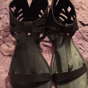 Black sandals!