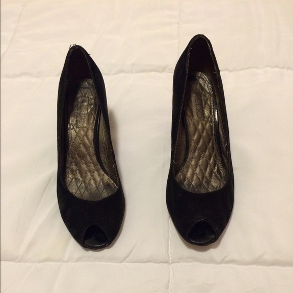 Black dressy wedges