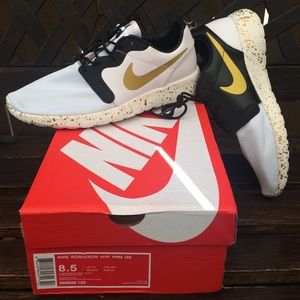 Nike Roshe Run Hyperfuse Gold Trophhy