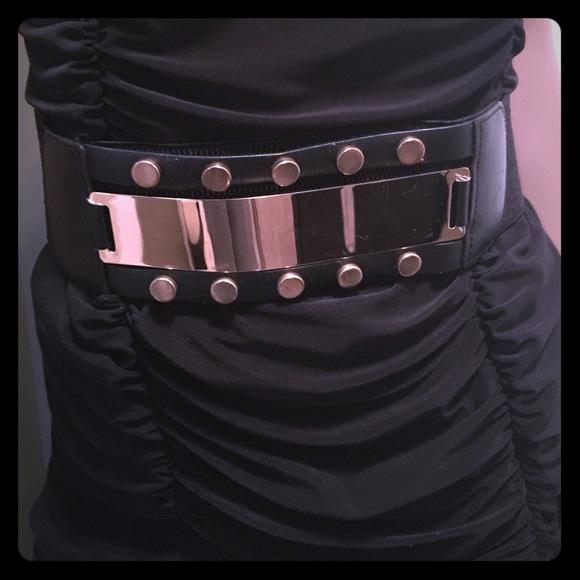 Black with a touch of gold Belt🔥🔥🔥NWOT