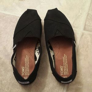 TOMS Shoes - Black