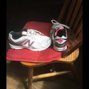 Cute new balance tennis shoes