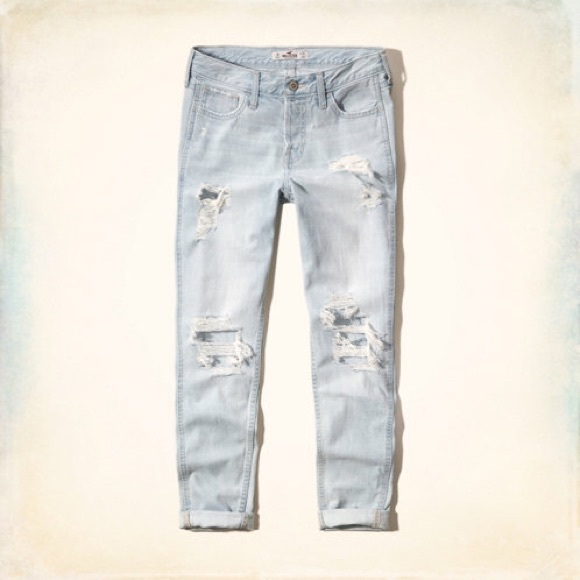 Light washed boyfriend jeans