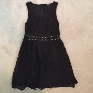 Lace dress with waist cutout