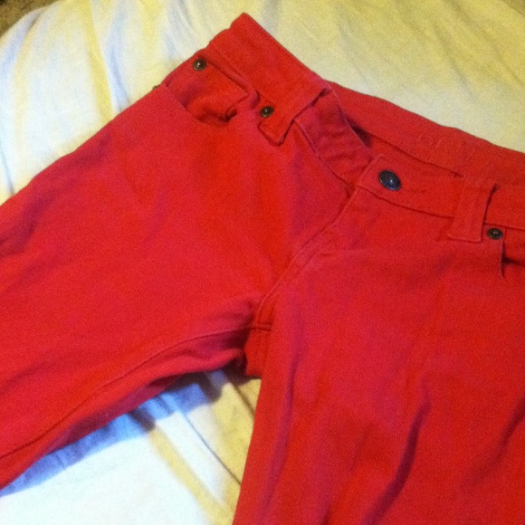 red skinny jeans