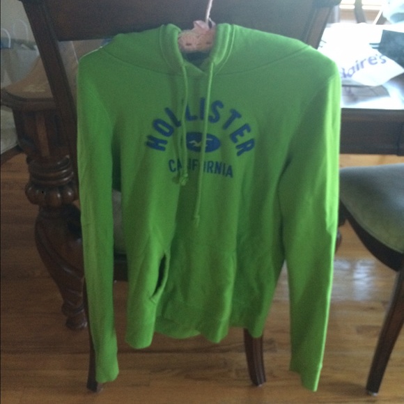 Green Hollister sweatshirt