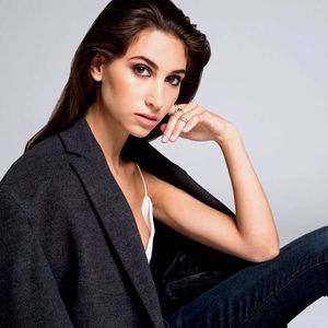 Meet your Posher, Cara