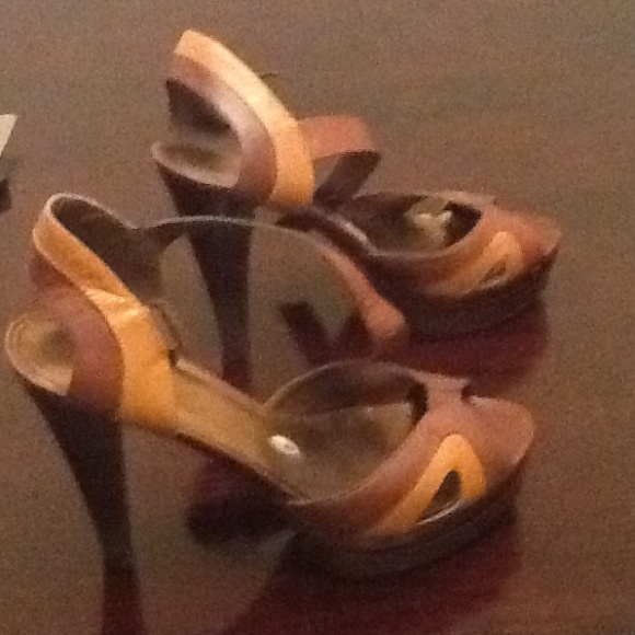 Heels - Picture 3 of 3