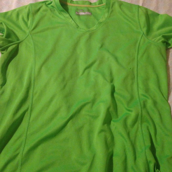 4 pair of Women's workout tops! (Gym day)