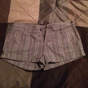 Plaid cuffed shorts💙