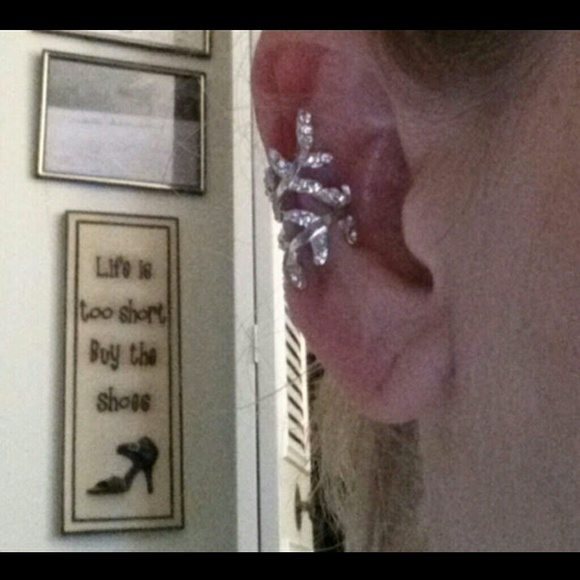 RHINESTONE EAR CUFF.    NO PIERCING - Picture 3 of 4