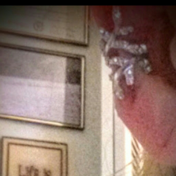 RHINESTONE EAR CUFF.    NO PIERCING - Picture 4 of 4