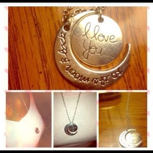 To the moon necklace | Vision of Love