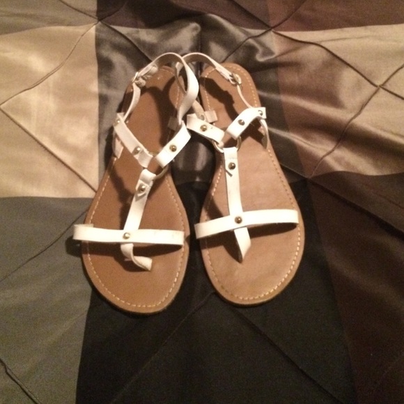 Boutique white sandles❤️