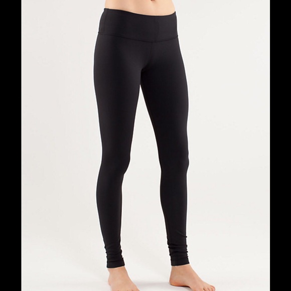 ISO black lululemon leggings