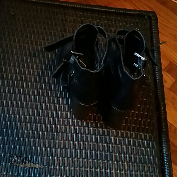 Adult Wedge Boot - Picture 2 of 2