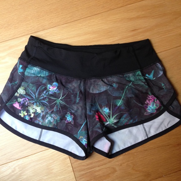 Lululemon jungle print speed shorts 2 - Picture 1 of 2