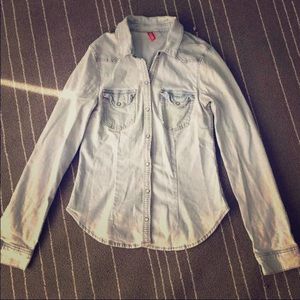 [H&M] chambray top.