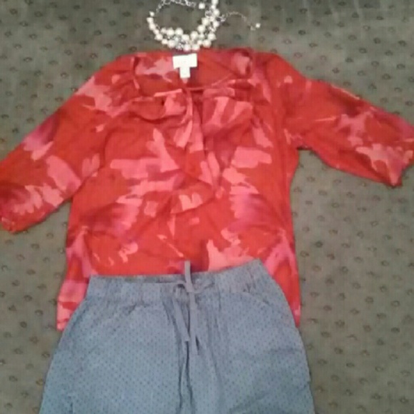 Loft gorgeous 3/4 sleeve ruffled shirt