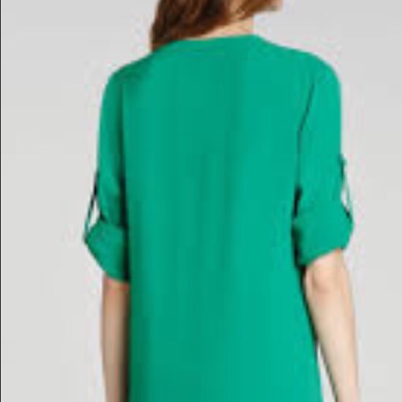 ⛔️SOLD⛔️BCBG BLUE DEPTH TOP MAZIE SPLIT NECK. - Picture 3 of 4