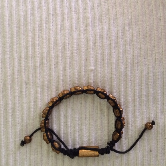 Brandy Melville skull bracelet