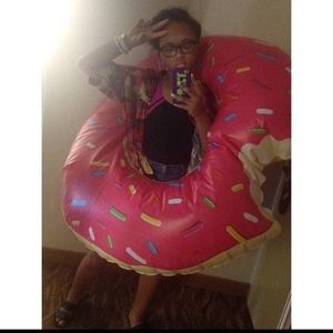 Meet your Posher, Joya