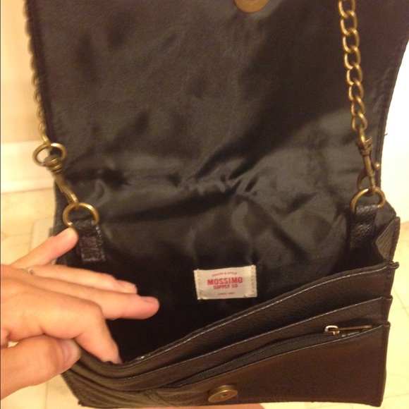 Black studded cross body purse - Picture 3 of 4