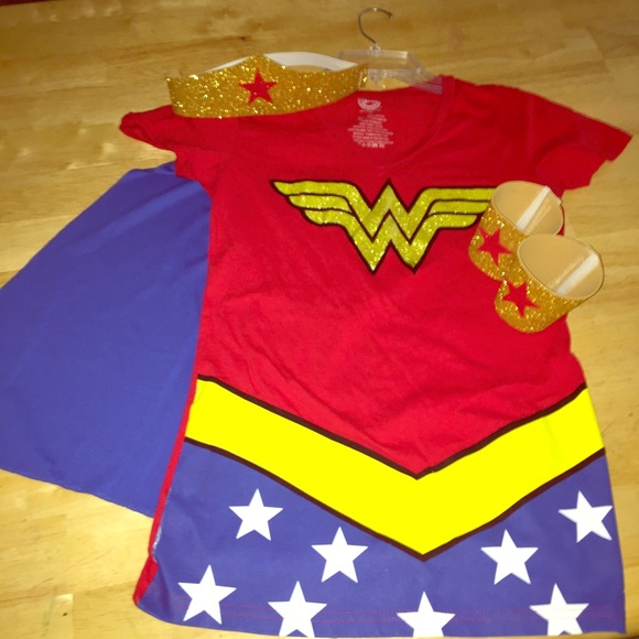 Wonder Woman shirt, head & wrist pieces.