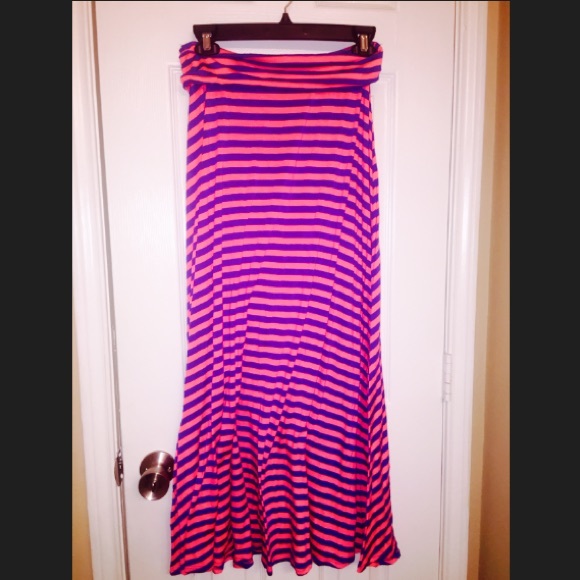 Long Stripped Skirt