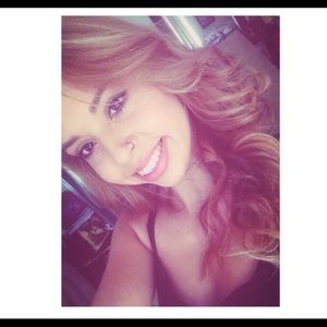 Meet your Posher, Alejandra