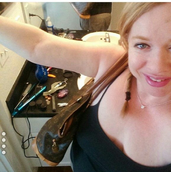 Lv bag - Picture 2 of 4