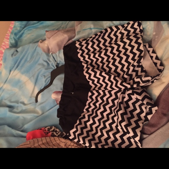 Black and white shorts !