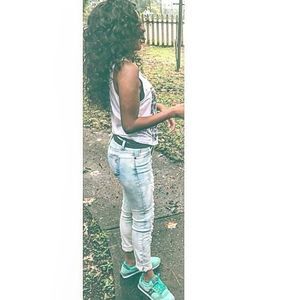 Meet your Posher, Dee