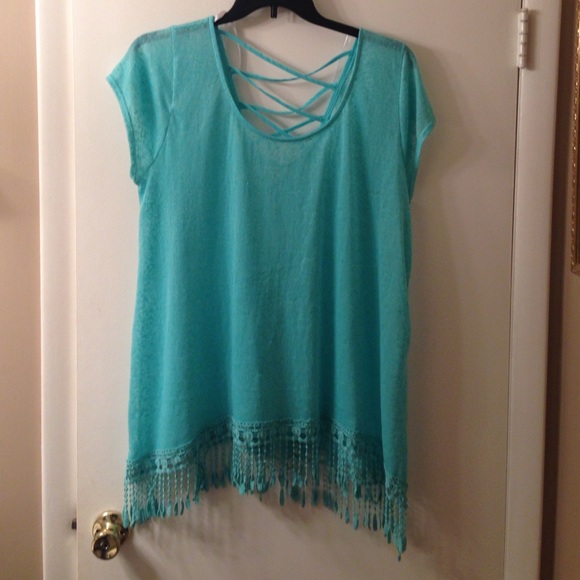 Beautiful mint fringe top