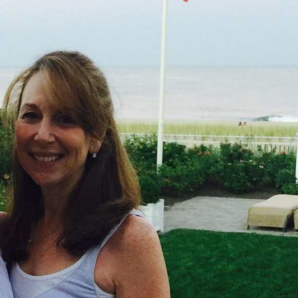 Meet your Posher, Debbie