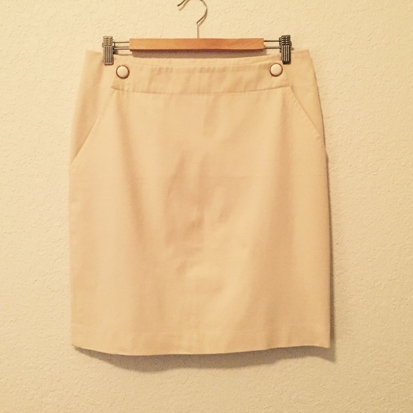 Cream Banana Republic skirt