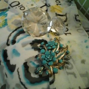 Turquoise brooch,  silver accented leaves fab!