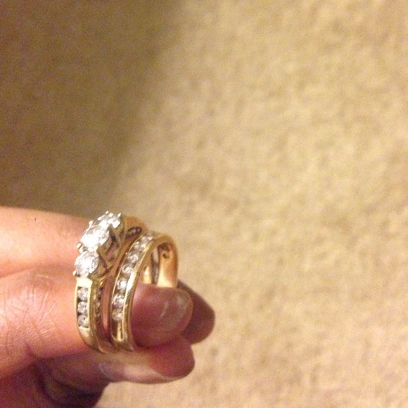 Wedding Set 💎💍 - Picture 3 of 4