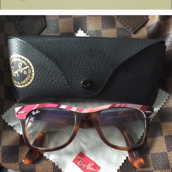 💗SOLD💗Wayfarer Ray Bans - Picture 2 of 2
